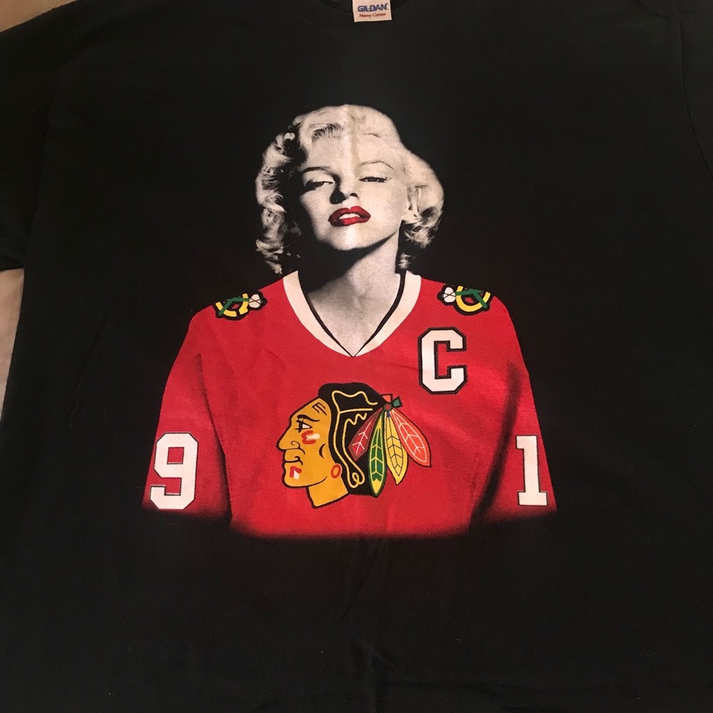 Marilyn Monroe Chicago Blackhawks XL shirt